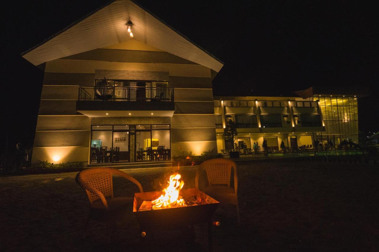 La Vita Nuova Resort Shaugaon エクステリア 写真
