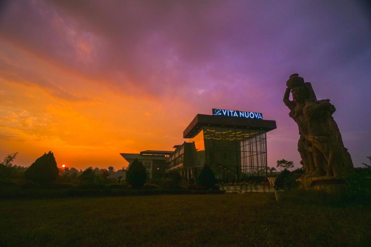 La Vita Nuova Resort Shaugaon エクステリア 写真